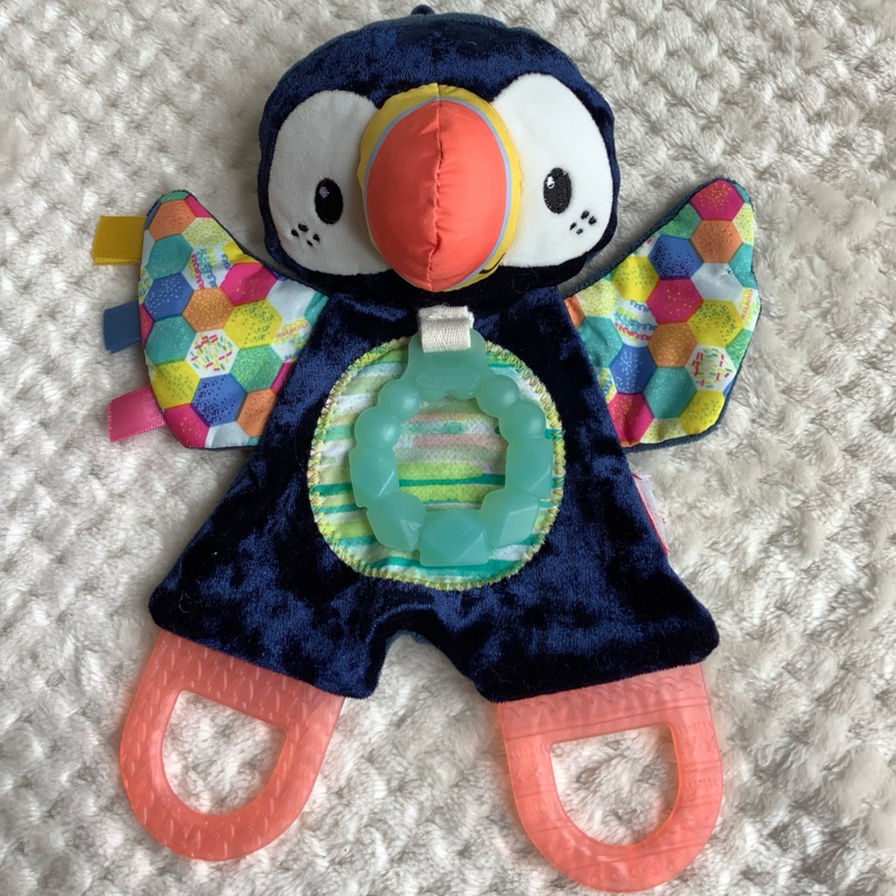 Infantino Cuddly Teether Puffin Crinkle Head Wings Tummy Embroidered Eyes